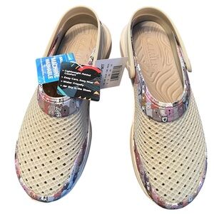 Skechers Beige Woven Clogs with Multicolor Cartoon Trim